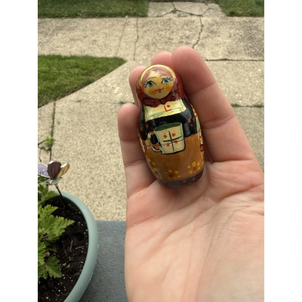 Vintage Russian Nesting Dolls Set of 5 Dolls Artist Signed Family Teapot Kitchen